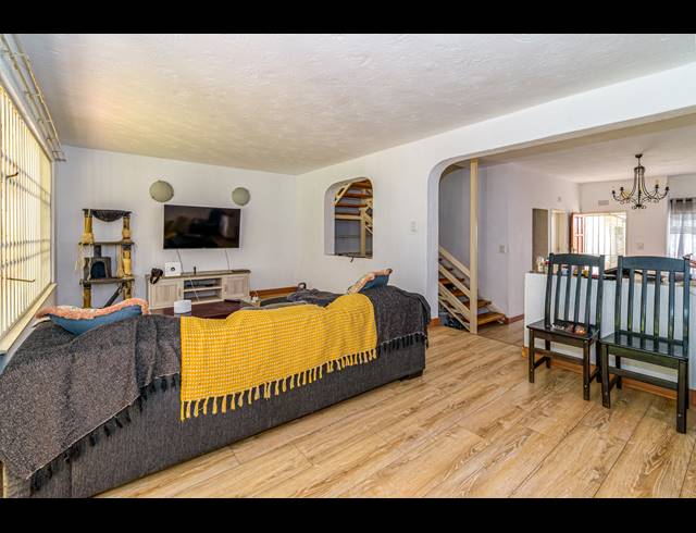3 BEDROOM DUPLEX TO LET IN FAIRLAND